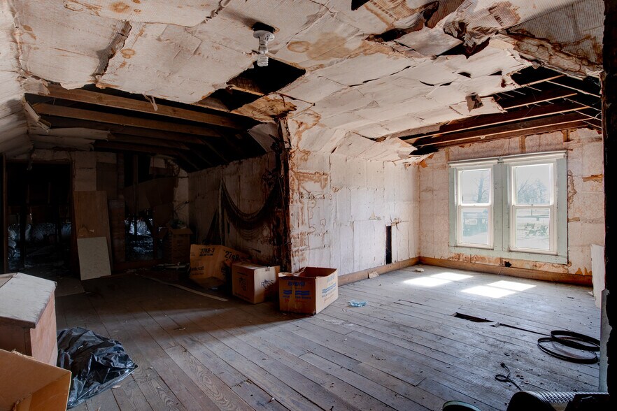 More Photos Of 12228 Indiana St, Leopold Storefront Retail Office For Sale