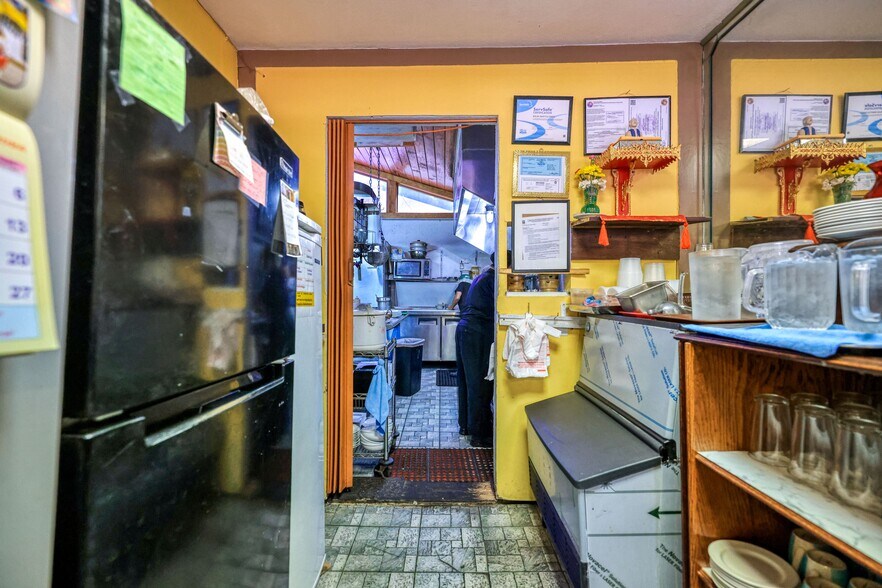 More Photos Of 5709 6th St, Zephyrhills Restaurant For Sale