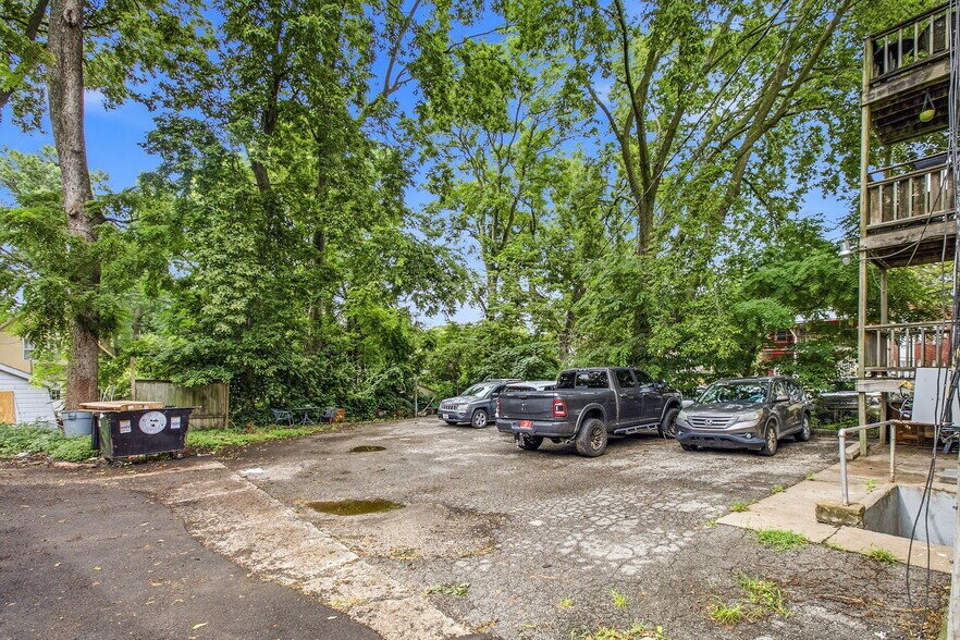 More Photos Of 1109 W 40th St, Kansas City Apartments For Sale