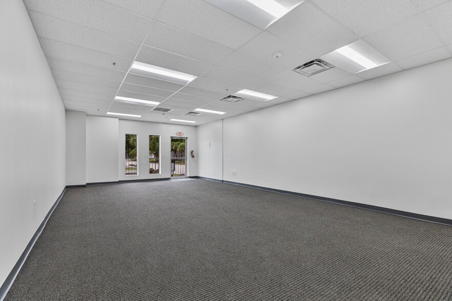More Photos Of 7950-7966 NW 14th St, Miami Unknown For Lease