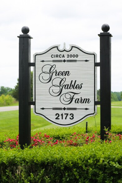 More Photos Of 2173 Wilkesboro Hwy, Statesville Sports And Entertainment For Sale