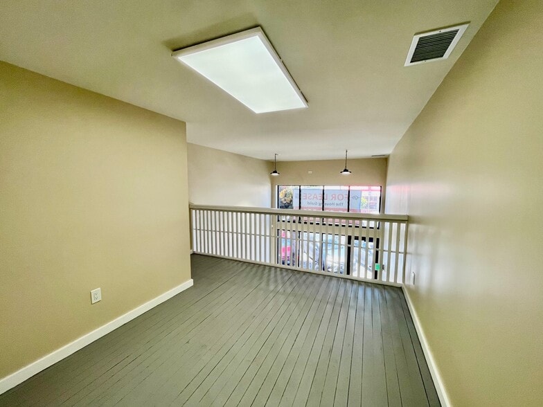 More Photos Of 1821 Irving St, San Francisco Storefront For Lease