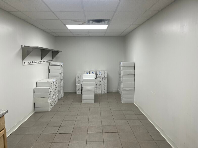 More Photos Of 127 S Main St, Spencer Specialty For Sale