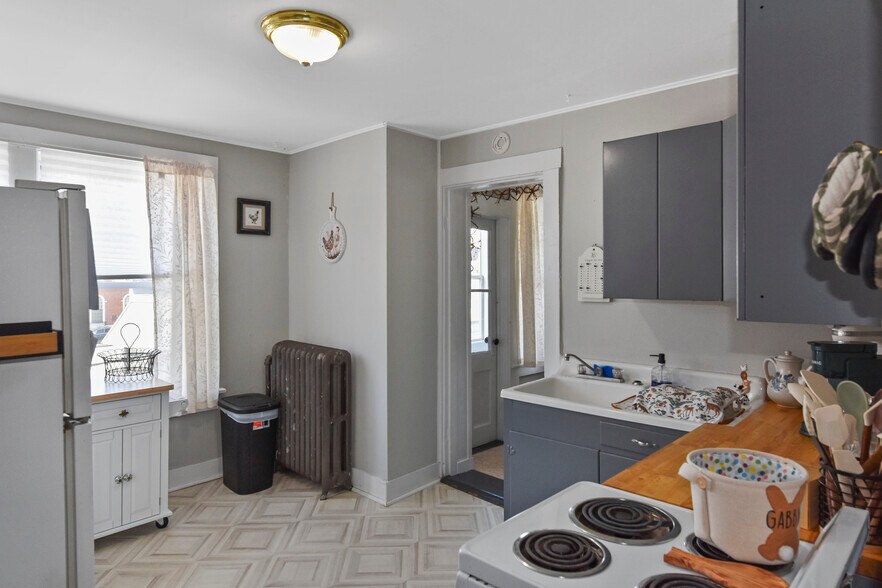 More Photos Of 9 River St, Saranac Lake Apartments For Sale
