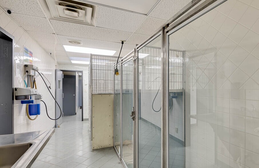 More Photos Of 32 E Mendota Rd, Inver Grove Heights Auto Dealership For Sale