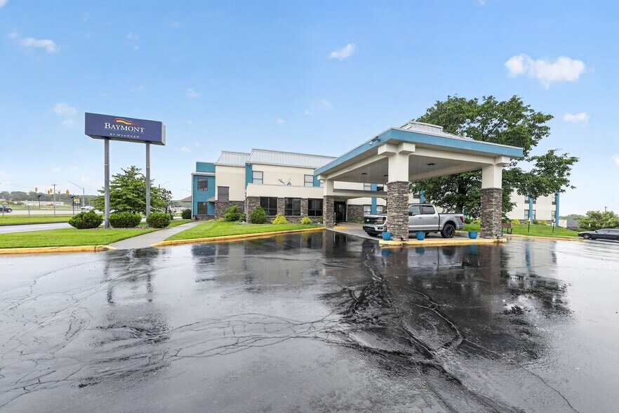 More Photos Of 40 New Garver Rd, Monroe Hotel For Sale