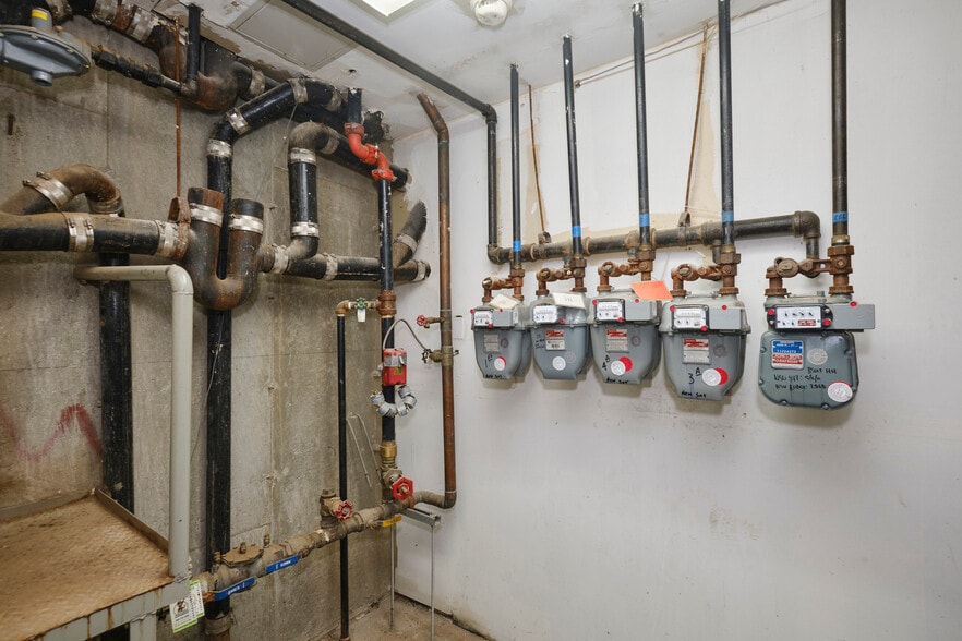 More Photos Of 133-40 37th Ave, Flushing Storefront Retail Residential For Sale