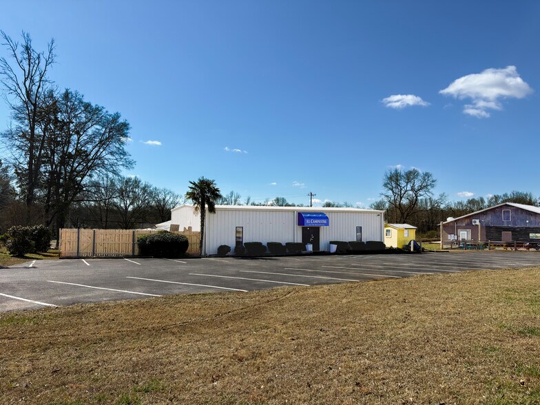 More Photos Of 440 E Cherokee St, Blacksburg Restaurant For Sale