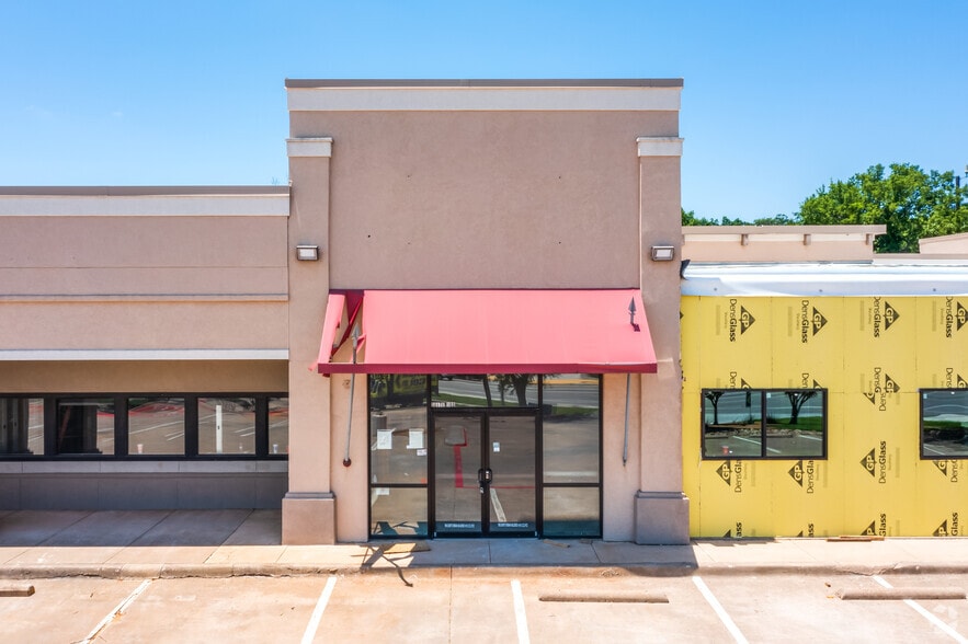 More Photos Of 2416 Lillian Miller Pky, Denton Restaurant For Lease