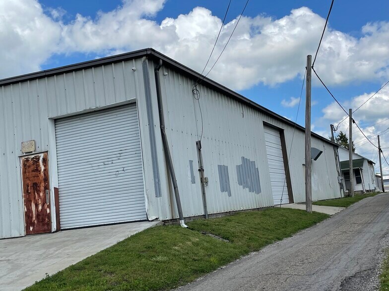 More Photos Of 283 E Main St, Newark Warehouse For Lease