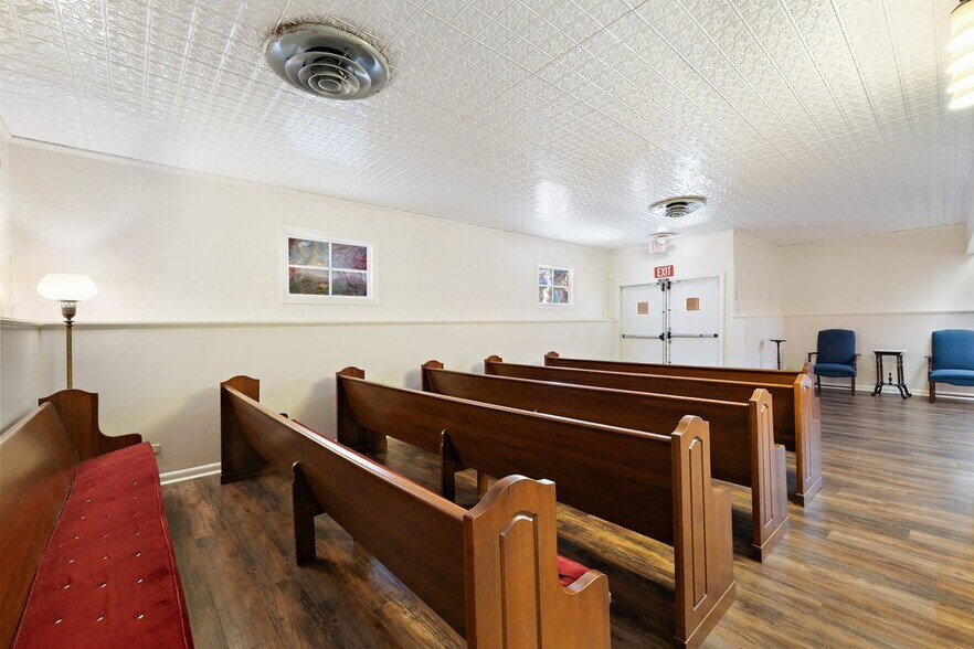 More Photos Of 503 Talbot St, Taylor Funeral Home For Sale