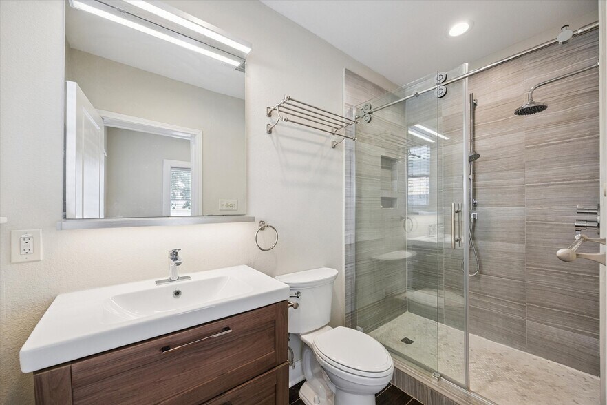 More Photos Of 1220 W Gray St, Houston Apartments For Sale