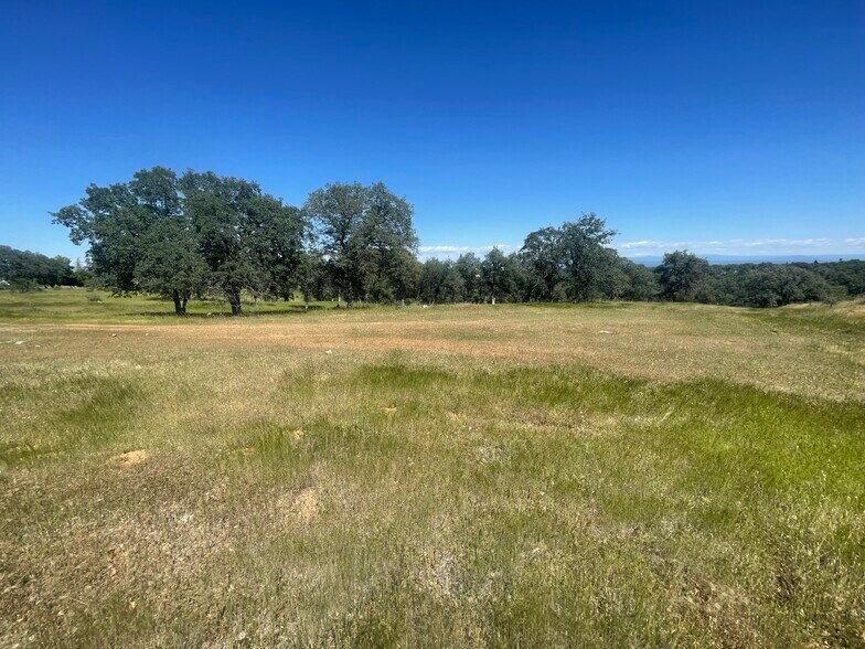 More Photos Of 2440 Airpark Dr, Redding Land For Sale