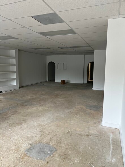 More Photos Of 2346 E Thousand Oaks Blvd, Thousand Oaks Unknown For Lease