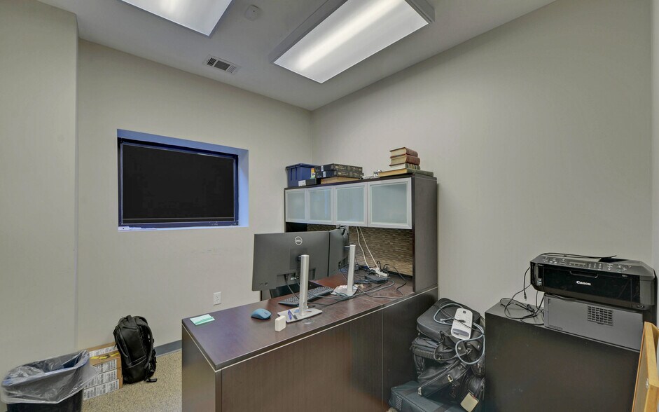 More Photos Of 4295 Brogdon Exchange, Suwanee Warehouse For Sale