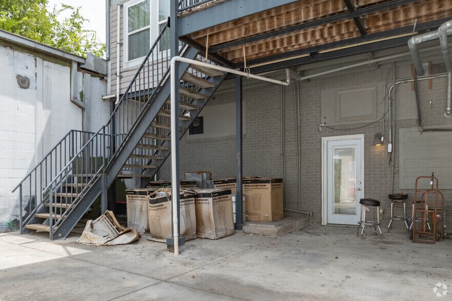 More Photos Of 4210 Emancipation Ave, Houston General Retail For Sale