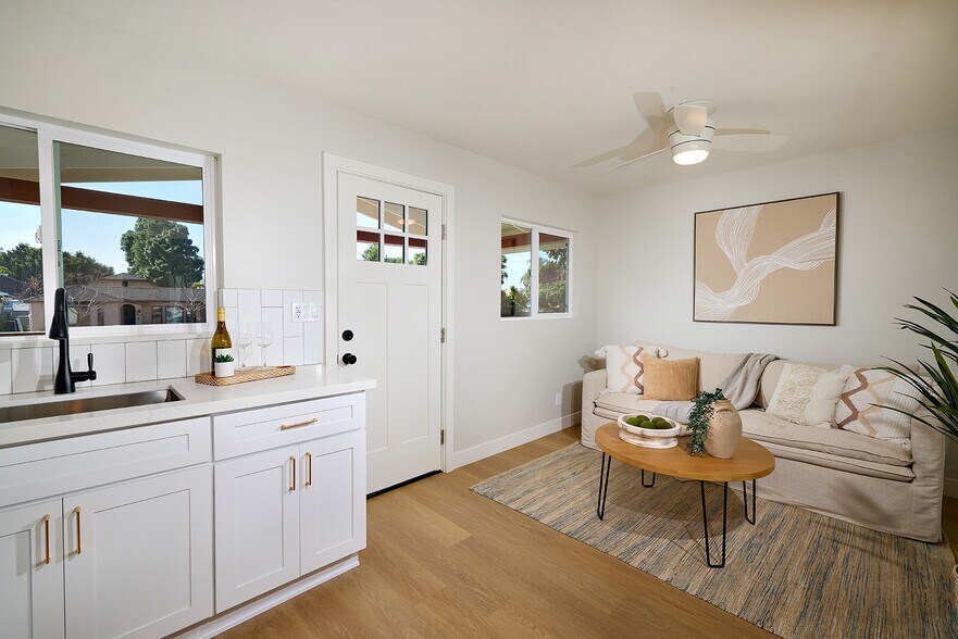 More Photos Of 735 Pine Ave, Carlsbad Multifamily For Sale