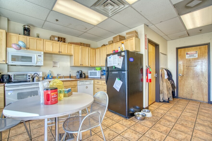 More Photos Of 1501 Lee Hill Dr, Boulder Showroom For Sale