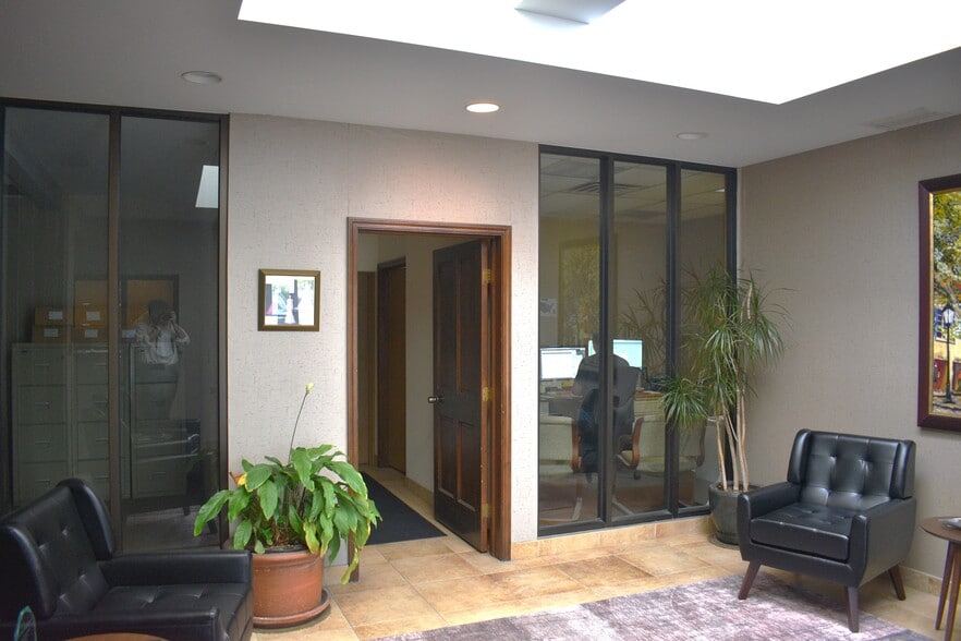 More Photos Of 1760 Enterprise Pkwy, Twinsburg Warehouse For Sale
