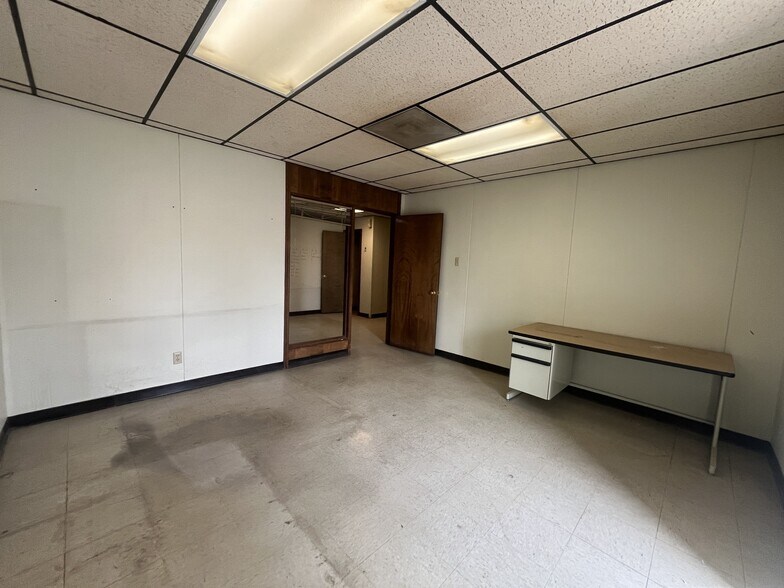 More Photos Of 1012 E Waylon Jennings Blvd, Littlefield Industrial For Sale