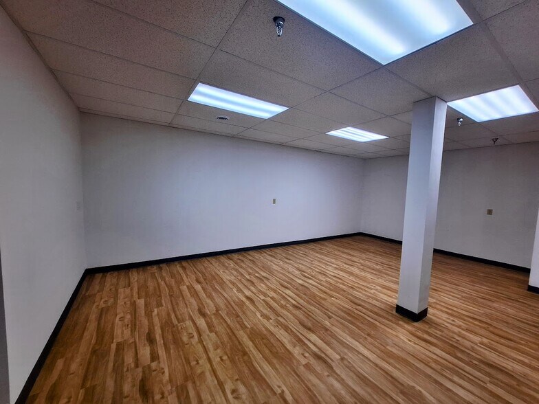 More Photos Of 1155 Mohawk St, Utica Storefront For Lease