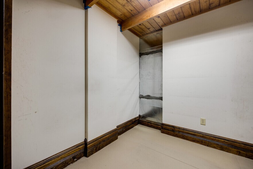More Photos Of 1437 Market St, Chattanooga Storefront For Lease