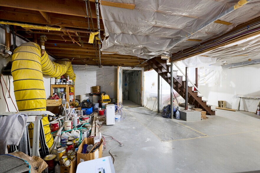 More Photos Of 4 Edgerton Dr, North Falmouth Flex For Sale