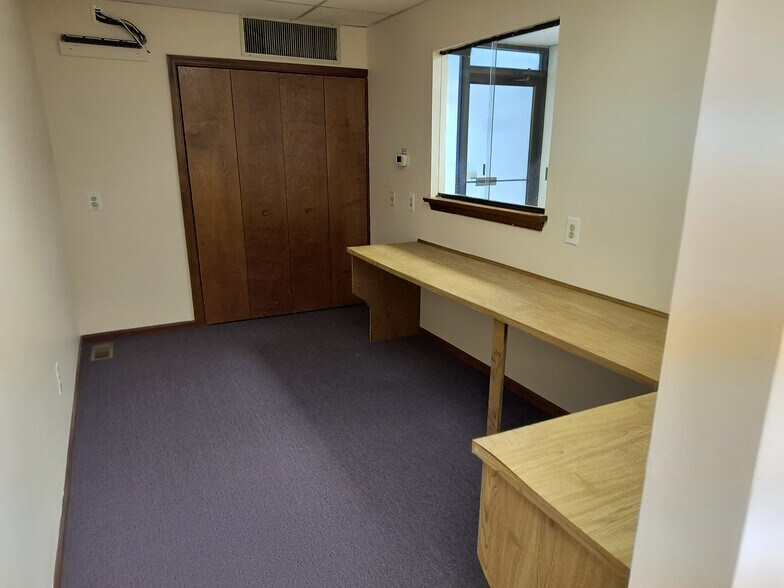 More Photos Of 67-74 Brunswick Woods Dr, East Brunswick Medical For Lease