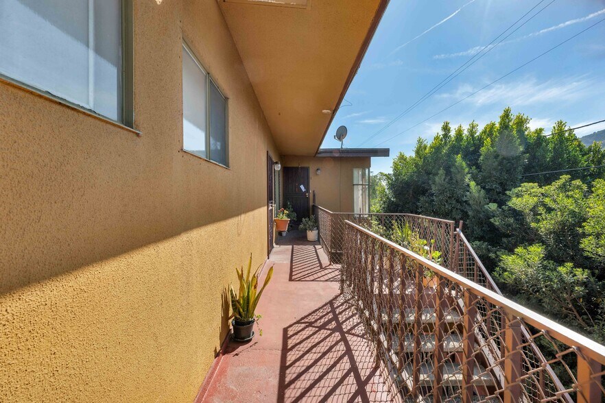 More Photos Of 4052 Chevy Chase Dr, Griffith Apartments For Sale