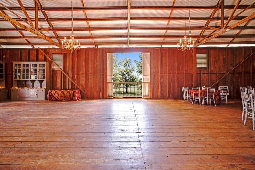 More Photos Of 1902 Jefferson Pike, Knoxville Lodge Meeting Hall For Sale