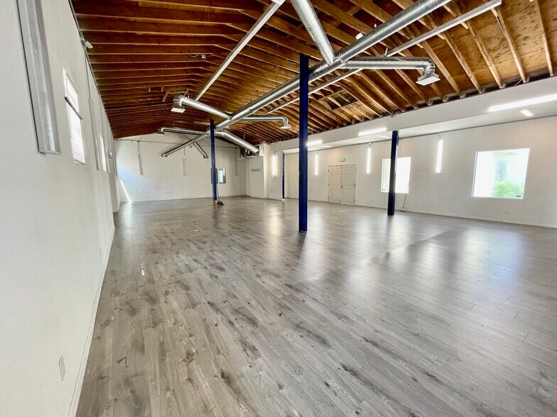 More Photos Of 827 E Jefferson Blvd, Los Angeles Light Manufacturing For Lease