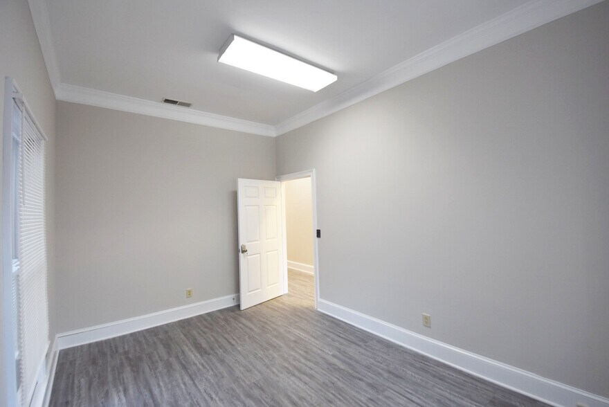 More Photos Of 109 N 85 Pky, Fayetteville Office For Lease