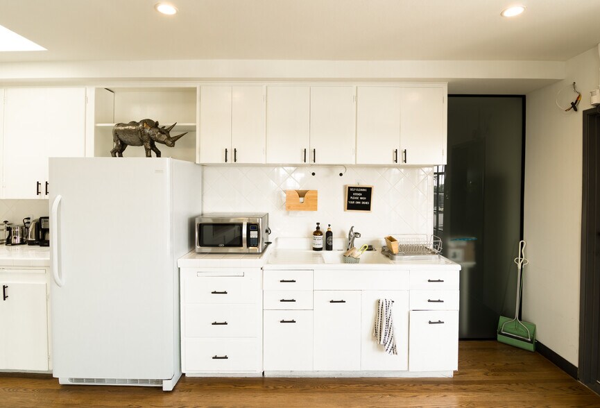 More Photos Of 440 E Route 66, Glendora Coworking Space