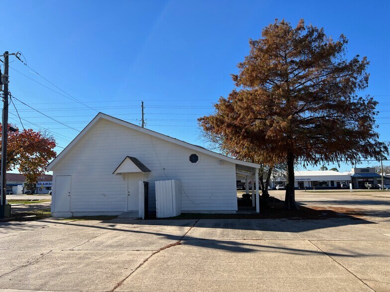 More Photos Of 2160 Airline Dr, Bossier City Medical For Lease