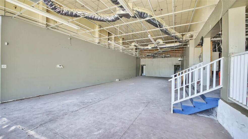 More Photos Of 401 N Main St, Taylor Storefront Retail Office For Sale