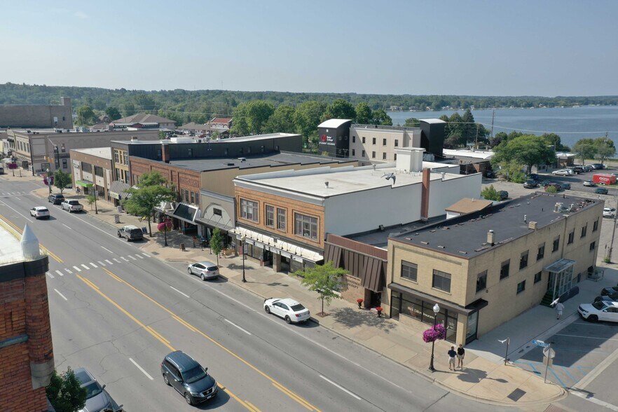 More Photos Of 117 N Mitchell St, Cadillac Medical For Sale
