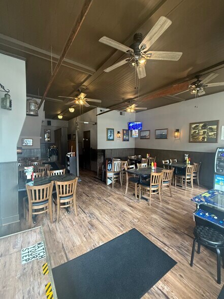 More Photos Of 142 S Water St, Marine City General Retail For Sale