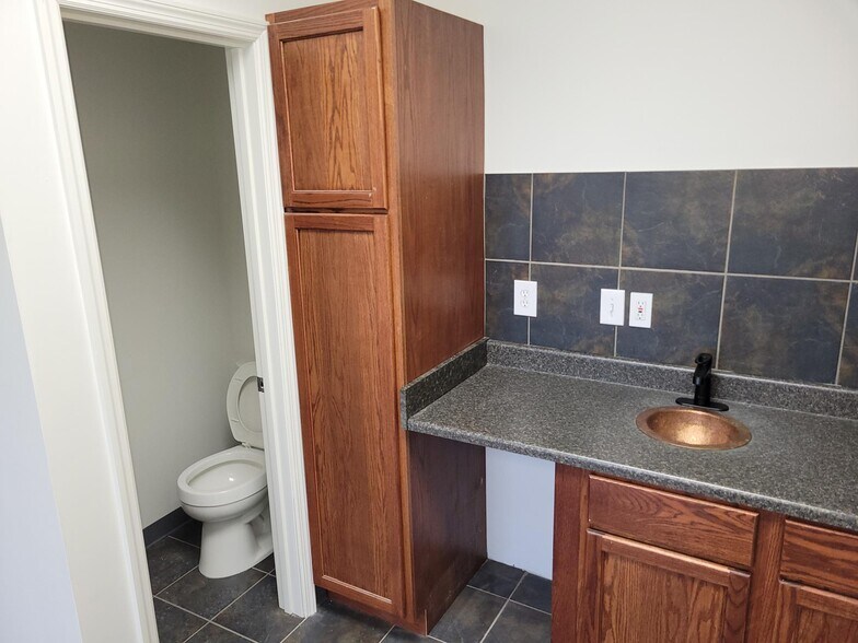 More Photos Of 801 Midpoint Dr, O'Fallon Self Storage For Lease