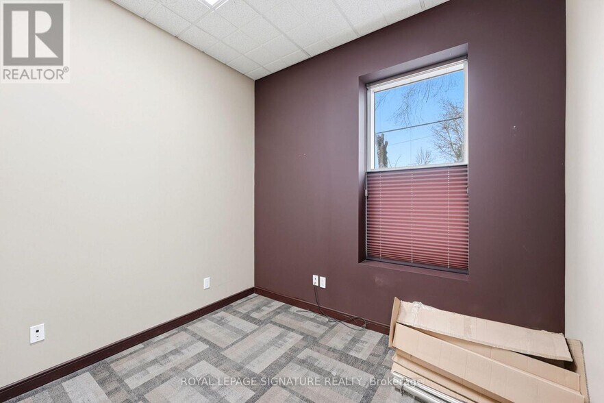 More Photos Of 158 Guelph St, Halton Hills Freestanding For Lease