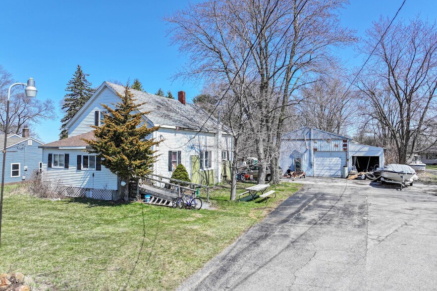 More Photos Of 12181 Dixie Hwy, Birch Run Specialty For Sale