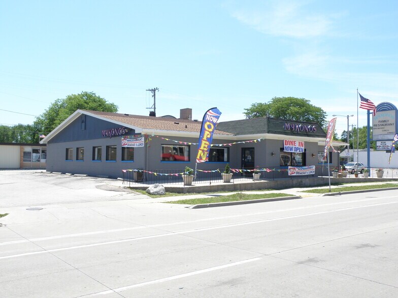 More Photos Of 8501 W Capitol Dr, Milwaukee Restaurant For Sale