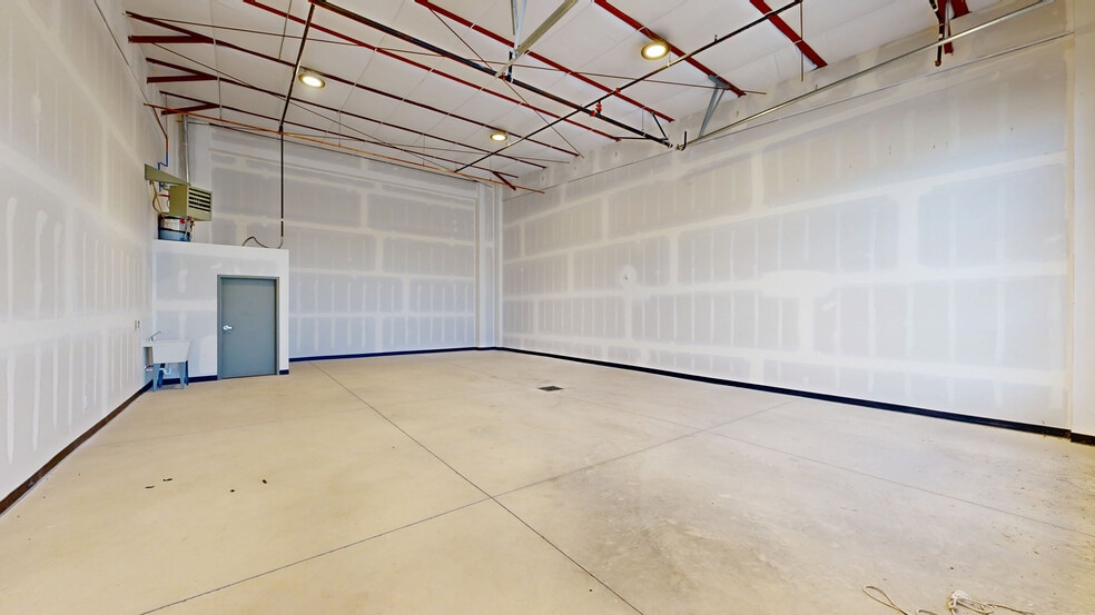 More Photos Of 3747 W Parkway Blvd, West Valley City Warehouse For Lease