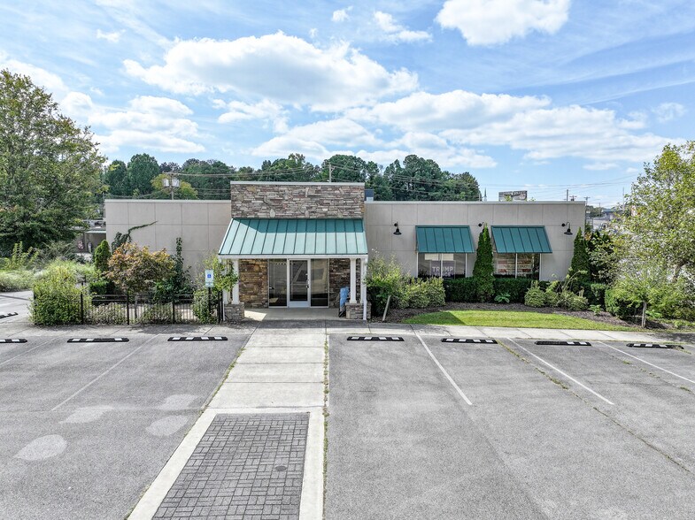 Primary Photo Of 904-918 Snapps Ferry Rd, Greeneville Storefront For Sale