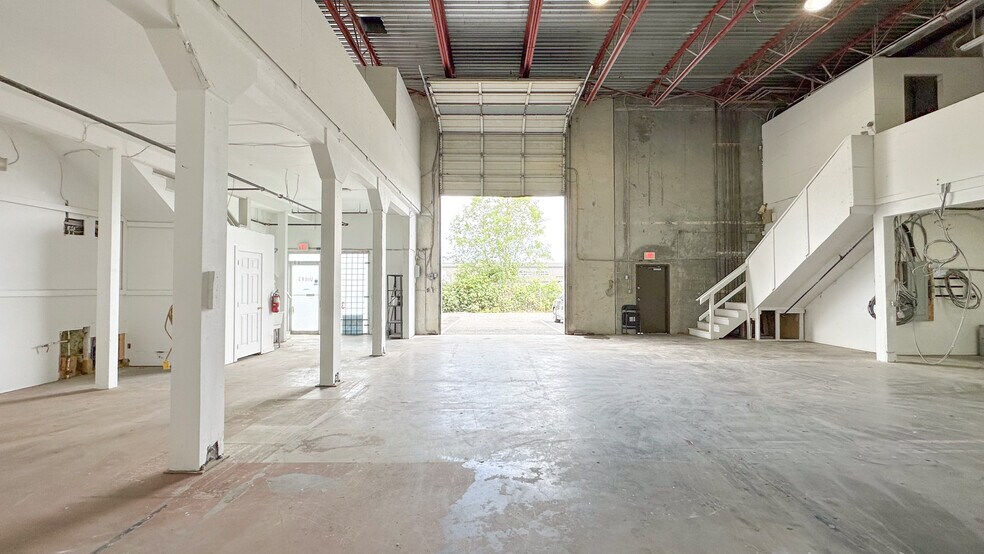 More Photos Of 7743 128 St, Surrey Warehouse For Sale
