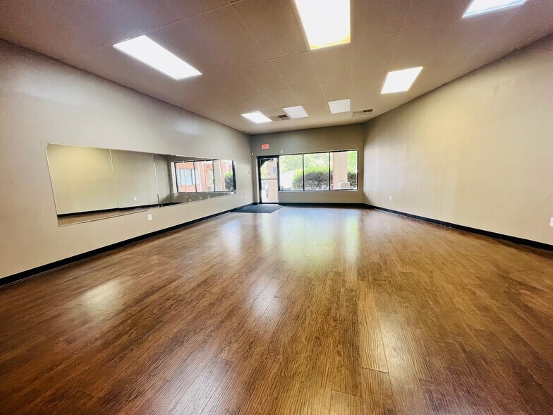 More Photos Of 4501 Williamsburg Rd, Richmond Unknown For Lease