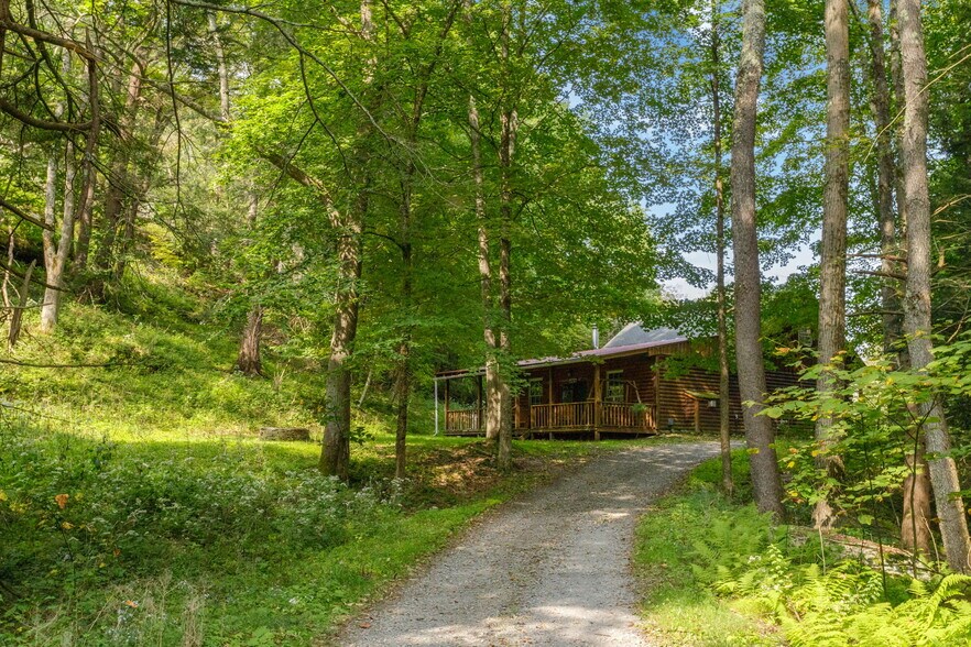 More Photos Of 1650 Bodoit Rd, Fishs Eddy Hotel For Sale