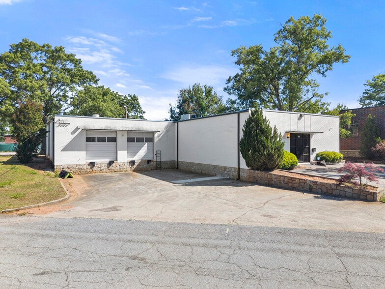 More Photos Of 203 Rio Cir, Decatur Light Distribution For Lease