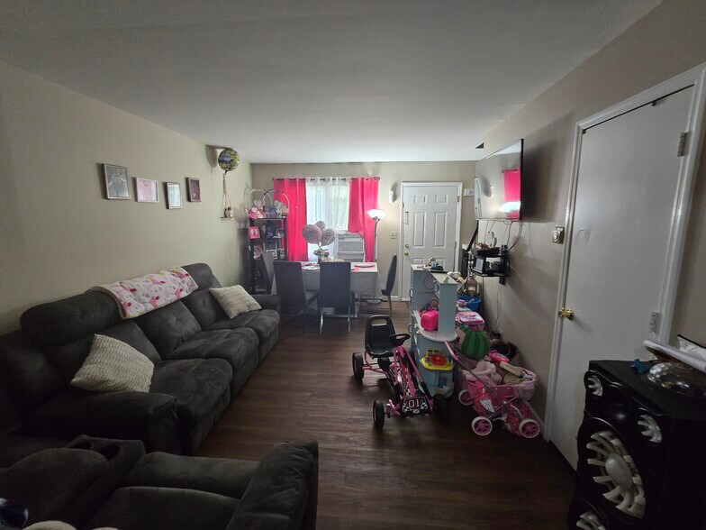 More Photos Of 288 W Clinton St, Dover Apartments For Sale