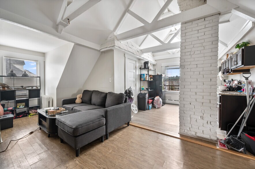 More Photos Of 21 Main St, Kingston Apartments For Sale