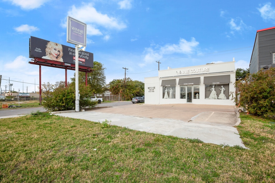More Photos Of 7700 N Lamar Blvd, Austin Storefront Retail Office For Sale